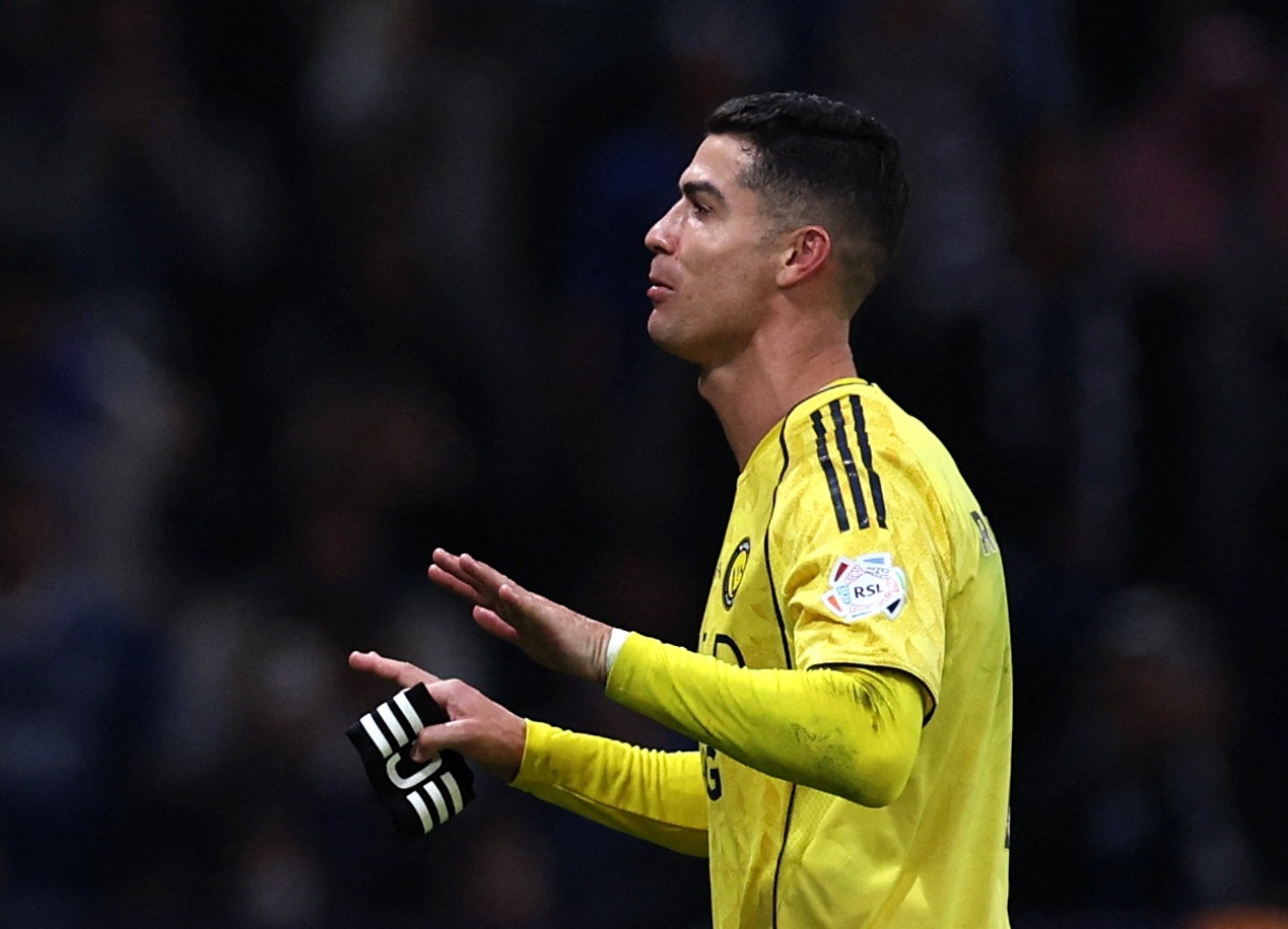 半岛体育-记者：沙特联将按原定赛程继续进行，C罗离开沙特的说法完全不实