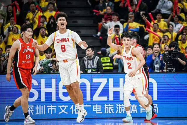 半岛体育APP-晚上10点官宣！中国男篮公布21人名单：赵睿、徐杰领衔，周琦落选